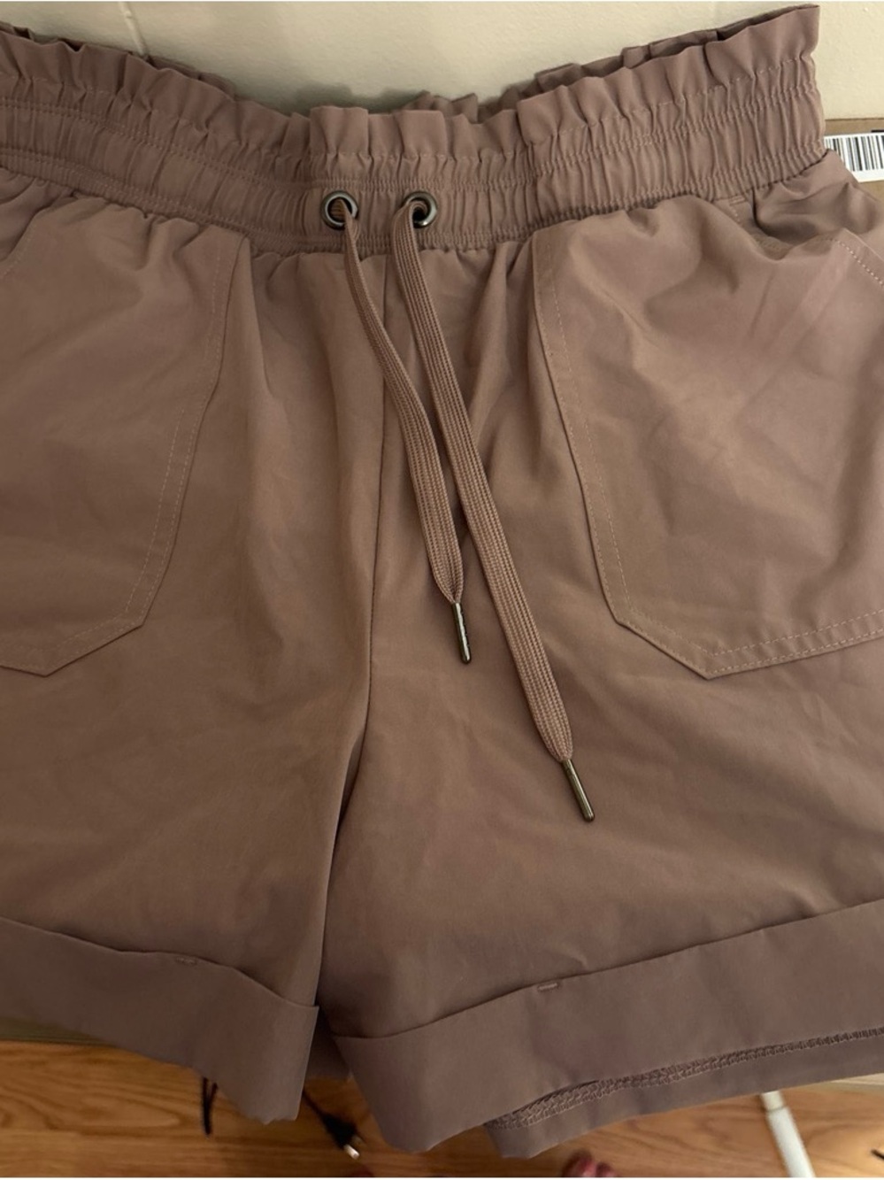 Casual light weight women shorts (never worn!)